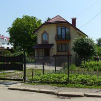 Жилой   дом   в   Ивано - Франковске :: Андрей  Васильевич Коляскин