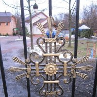 Крест на вратах храма :: Дмитрий Никитин