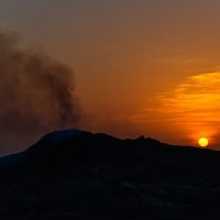 восход солнца над вулканом Эрта Але :: Георгий А