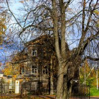 Осень в городе :: Сергей Кочнев