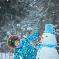 Матвей и снеговик :: Наталья Путилина