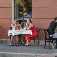 Уличное кафе :: Наталия Крыжановская