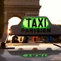 Парижское такси, Триумфальная Арка :: baba-yaga-paris Наталья Кр.