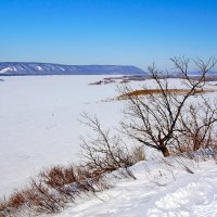 Вид на Жигулёвские горы с Лысой горы в Самаре :: Денис Кораблёв