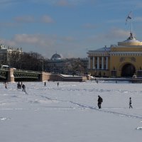 Любимая питерская забава...Такой вот у нас городок....)) :: tipchik 