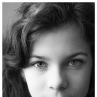 Портрет юной девушки. Анфас. ч/б :: Marianna Malinovska