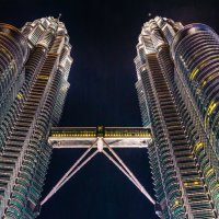 Башни Петронас (Petronas Twin Towers), Куала-Лумпур, Малайзия. :: Edward J.Berelet
