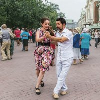 Танцы в сквере :: Nn semonov_nn