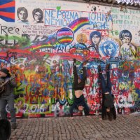 У стены Джона Леннона в Праге. :: ИРЭН@ .