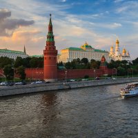 Закат над Кремлем :: Victor Okhrimets