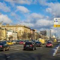 Апрельское утро в Москве. Ленинградский проспект. :: Игорь Герман