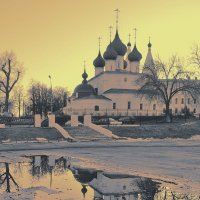 Апрельский вечер в Ярославле :: Николай Белавин