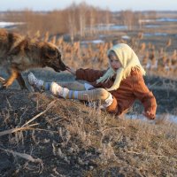 Сидела Соня на бугорке и любовалась закатом, как вдруг... :: Владимир Исаев