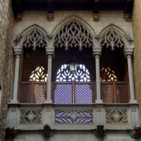 Барселона ,балкон в Готическом квартале :: Lüdmila Bosova (infra-sound)