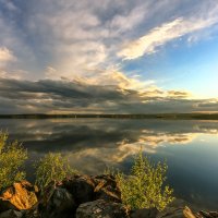 отражаясь в озере :: Василий Иваненко