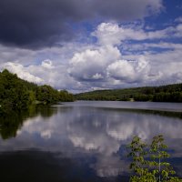 Озеро в селе Юлово :: Дмитрий Карцев