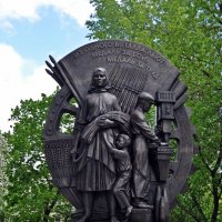 Памятник труженикам тыла. :: Лариса Вишневская