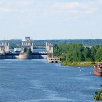 ПО ВОЛГЕ-МАТУШКЕ РЕКЕ :: Анатолий Восточный