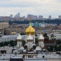 Москва.. Взгляд на купола Зачатьевского монастыря с высоты птичьего полёта :: Galina Leskova