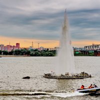 Плавучий фонтан на реке Обь Новосибирск. :: Sergey Kiselev
