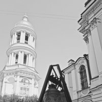 Колокол во дворе Владимирского собора :: Елена 