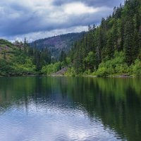 Горное озеро Амут. :: Виктор Иванович Чернюк