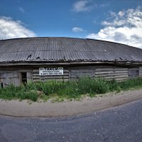 Высокое.Старый купеческий лабаз. :: Валерий Талашов