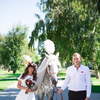Жених и невеста с лошадью :: Valentina Zaytseva