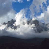 Вершины в облаках :: Виталий Купченко
