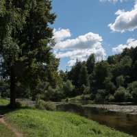 Верея - городок у реки. :: Владимир Безбородов