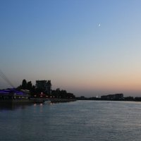Сентябрьский вечер на реке Кубань :: Наталья Лунева 