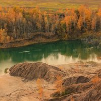 Золотая осень, бирюзовая  вода :: Евгений (bugay) Суетинов