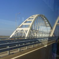 Проезжая по Крымскому мосту :: Татьяна Лобанова