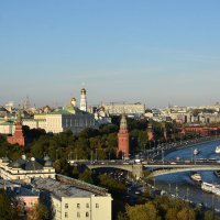 Вид на Москва-реку, Большой Каменный мост и Кремлевскую набережную... :: Наташа *****