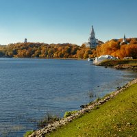 ЗОЛОТАЯ ОСЕНЬ В КОЛОМЕНСКОМ :: Александр Шурпаков