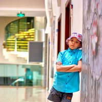 Портрет мальчик возле стены :: Булат 