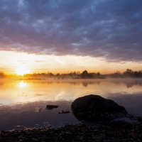 Рассвет возле реки :: Александр Будов