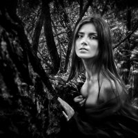 Портрет девушки в лесу.... :: Андрей Войцехов