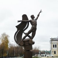 Памятник знаменитому танцовщику Рудольфу Нуриеву :: Наиля 