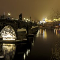Ночная зимняя Прага. :: Анатолий Саранов