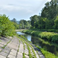 Городская речка :: Михаил Петрик