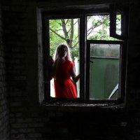 Свет в окне :: Алёна Лепёшкина