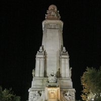 Памятник Мигелю Сервантесу и его героям на Площадь Испании :: ИРЭН@ .