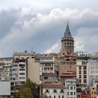 Вид на Галатскую башню с залива Золотой Рог. Стамбул. Турция :: Павел Сытилин