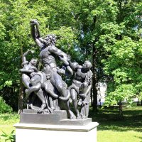 Скульптуры парка Ораниенбаума :: Ольга 