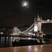 Ночь. Улица. Луна. Река. Прилив. Мост. :: Тамара Бедай 