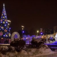 Новогодняя площадь Дмитрова. :: Анатолий. Chesnavik.