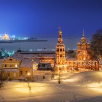 Рождественская церковь на берегу Волги :: Юлия Батурина