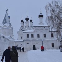 Зима у монастырских стен... :: Григорий Вагун*