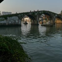 Старый мост через Великий Китайский Канал (г.Ханчжоу, Китай) :: Юрий Поляков